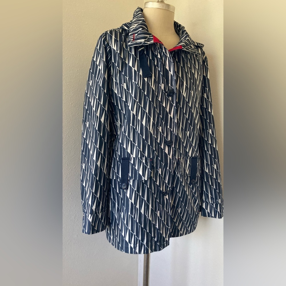 Lands d Raincoat jacket with hood graphic dark NAVY white pockets M Medium (CL3)